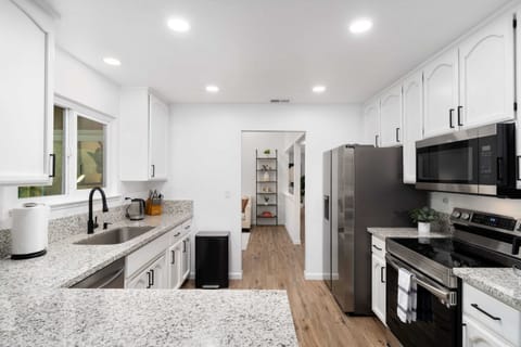 Fully stocked kitchen to bring your delicious recipes to life—complete with modern appliances.