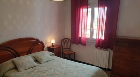 1 bedroom, iron/ironing board, bed sheets