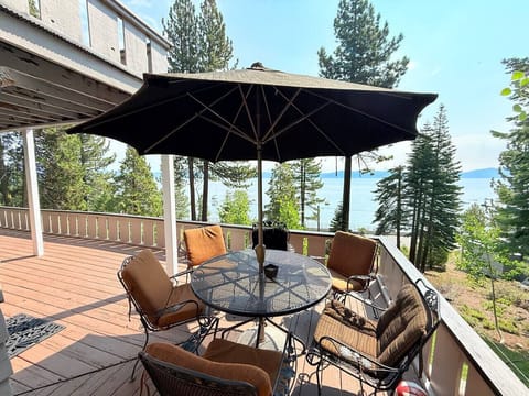 Dine with the lake as your backdrop—sunsets taste better out here.