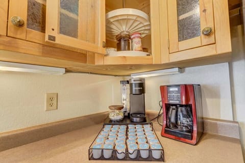 Enjoy the convenience of our Keurig coffee maker, complete with a selection of K-Cups for a variety of brewing options. Start your day with a freshly brewed cup right at your fingertips.