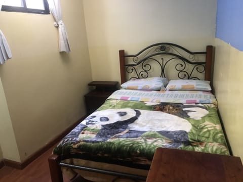 3 bedrooms, iron/ironing board, bed sheets