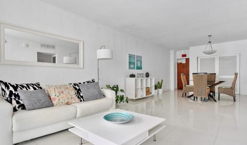 Ocean View 1 bed Sian 11th floor Miami (7803)