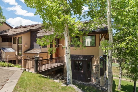 Neighborhood, Outdoors, Shelter, Tree, Cottage