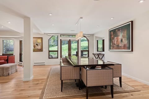 Furniture, Table, Indoors, Dining Room, Dining Table