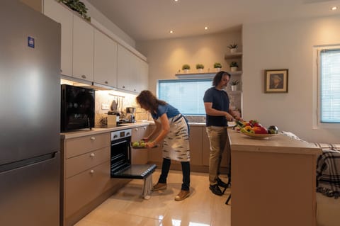 Fridge, oven, dishwasher, coffee/tea maker