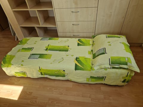 1 bedroom, internet, bed sheets