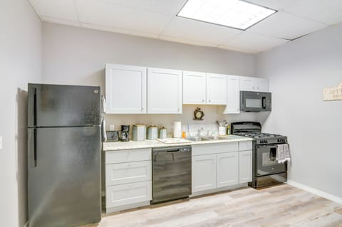 Kitchen | Equipped w/ Cooking Basics