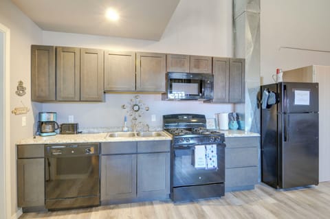 Kitchen | Equipped w/ Cooking Basics