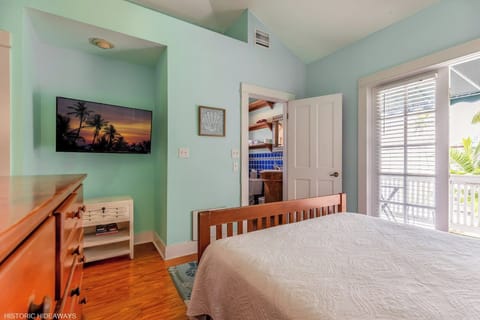 Upstairs Queen Bedroom