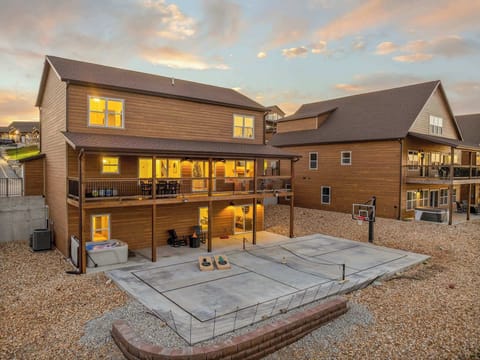 Enjoy your own PRIVATE pickleball and basketball court!