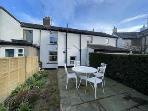 The cottage has a pretty garden to the rear of the property in which you can enjoy breakfast or a lazy afternoon in the sun