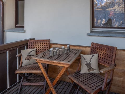 Table, Furniture, Property, Chair, Building, Wood, Interior Design, Outdoor Furniture, Architecture, Outdoor Table