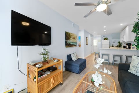 Tiki Beach Too Living Area