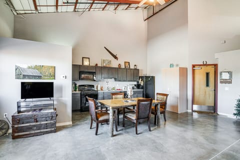 Kitchen & Dining Area | Keyless Entry