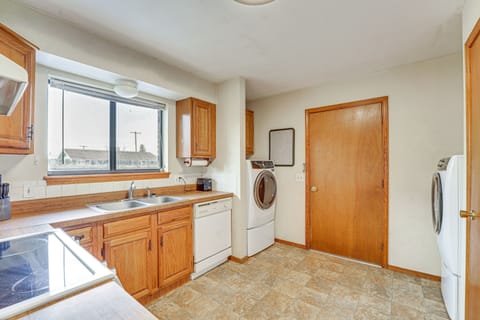 Kitchen | Drip Coffee Pot | Washer & Dryer