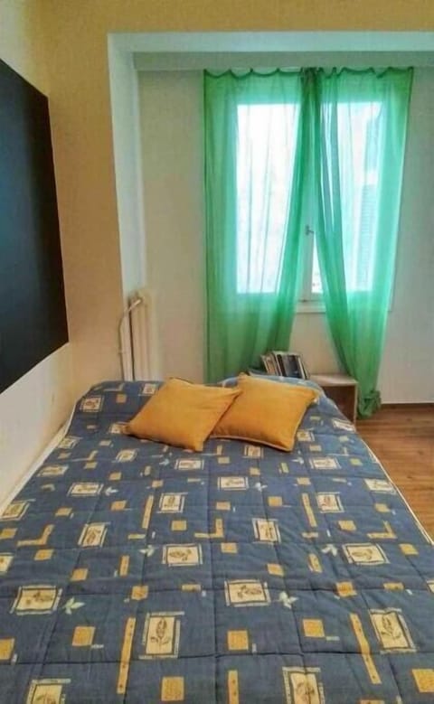 3 bedrooms, iron/ironing board, travel crib, free WiFi