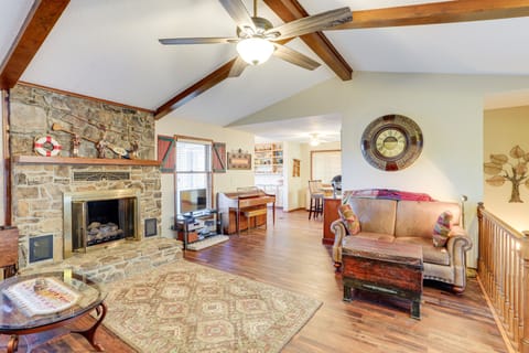 Cherokee Village Vacation Rental | 3BR | 2BA | 2,140 Sq Ft | 1 Step to Enter