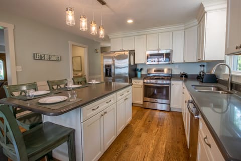 Main Level | Kitchen