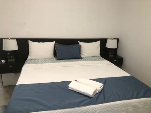 4 bedrooms, iron/ironing board, WiFi