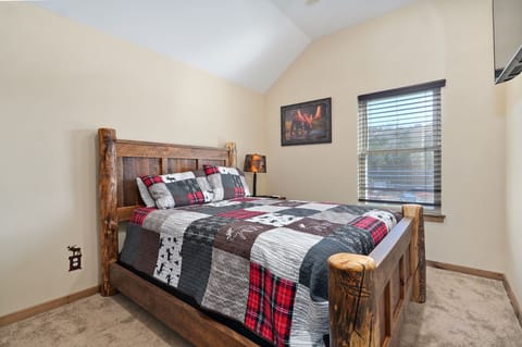 Upstairs Queen Size Bedroom #5