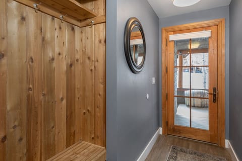 Great entryway into the unit from the front porch, with plenty of hooks to hang your jackets and store your shoes. The garage can be accessed via the front entry way as well.