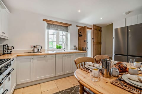 2 Bottom End Kitchen/Dining Room - StayCotswold