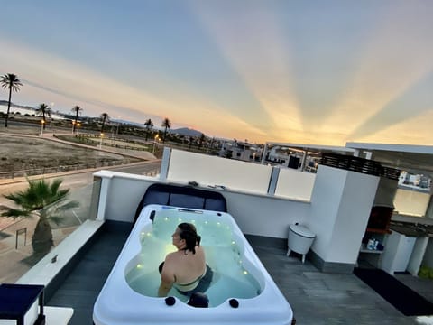 Outdoor spa tub