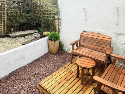 Sitting-out-area | Daffodil Cottage, Cockermouth