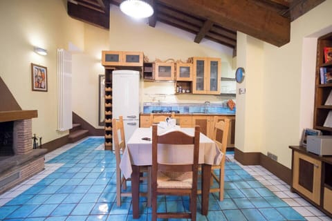 Living room and kitchen (2)