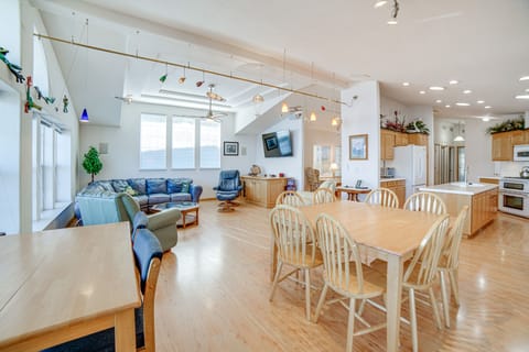 Dining Area | Dishware + Flatware