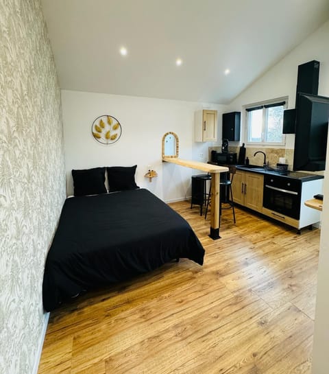 85974733-1d01-4fad-b03a-5d3cfe492a56