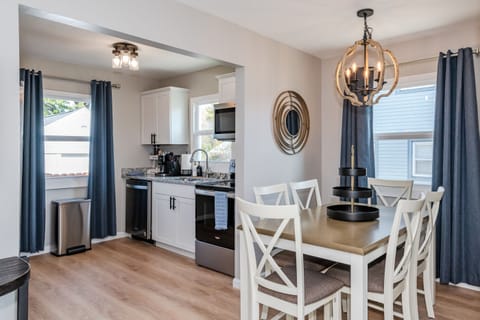 Share laughter and stories over delicious dishes in this inviting space designed for connection and comfort 🍽️🥂