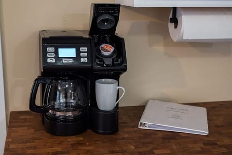 The coffee machine offers either drip coffee or K-Cups