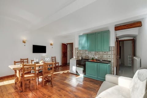 Kitchen and dining area