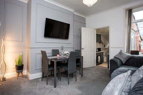 Living room / dining room