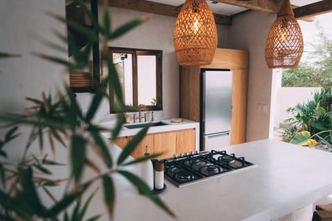 fbfd64b2-1029-4936-bf75-a14c0b1f4e93