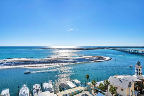 HUGE wraparound balcony with incredible views!