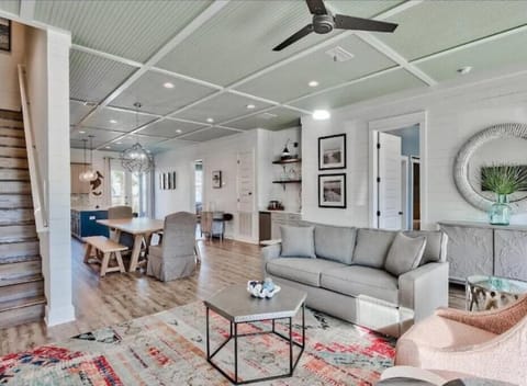 Beautiful open concept, living room, dining room and kitchen. 