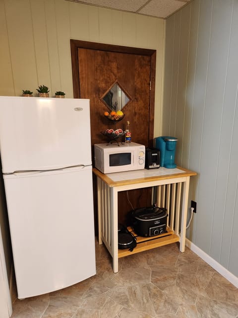 Fridge, microwave, coffee/tea maker, toaster