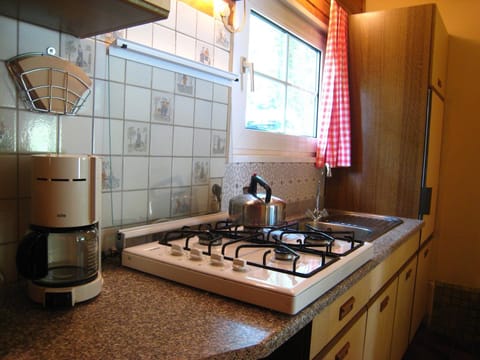 Microwave, coffee/tea maker