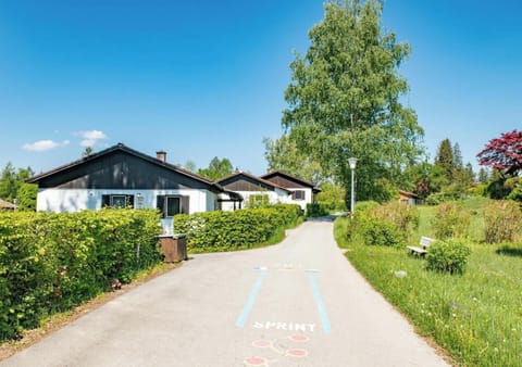 Immediate Surroundings [summer] (<1 km)