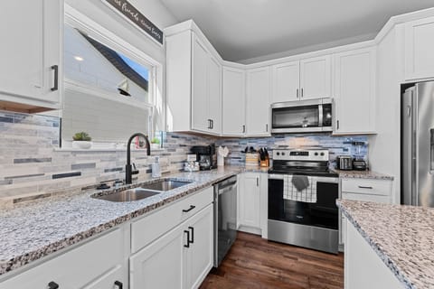 Full Kitchen with Major Appliances