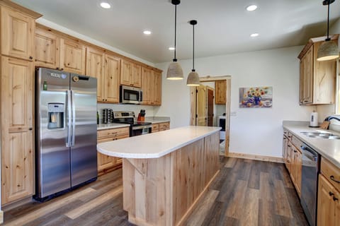 Kitchen - Mountain Aire VRC Rental Home - Custom built Amish cabinets welcome guests when entering our fully equipped kitchen.