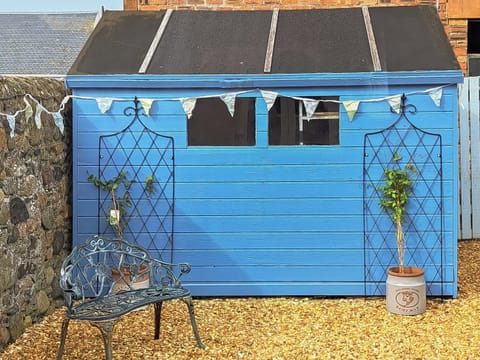 Sitting-out-area | Corner Cottage, Girvan