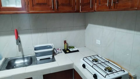 Fridge, cookware/dishes/utensils