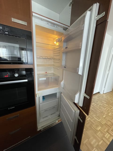 Fridge, microwave, oven, cookware/dishes/utensils