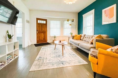 Welcome to your mid-century modern retreat! Relax in a cozy, stylish space featuring a comfy leather sofa, Classic accent chairs and retro-inspired decor. Enjoy the natural light, unwind and feel right at home!