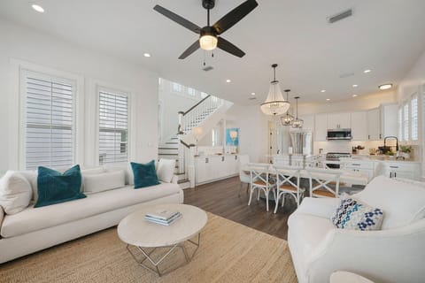 The Hummingbird - Luxury Lakefront Vacation Rental with Private Pool, Fireplace, and Water Views on Holiday Isle in Destin, Florida - Five Star Properties Destin/30A