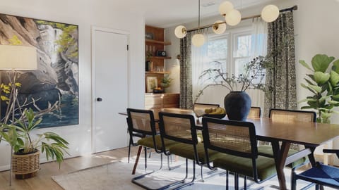 From a sunshine-filled breakfast that fuels the day ahead to a moody dinner and desert before an evening in the hot tub, there's room for everyone in your group to gather together.