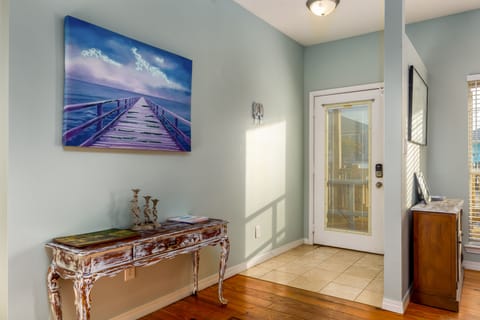 022 Coconut Breeze Foyer